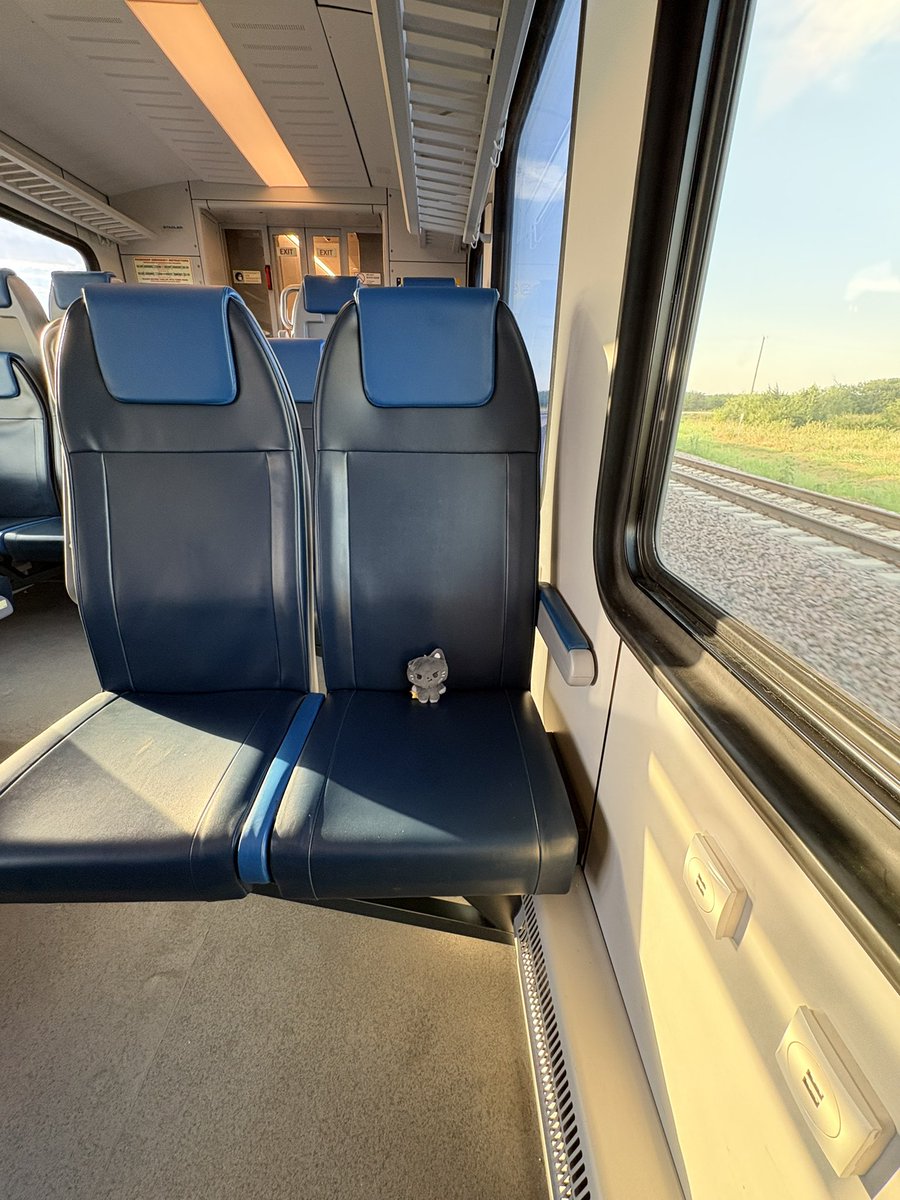 mynoxstar's tweet photo. Noxstar’s first train ride https://t.co/jGSBTIYYYf