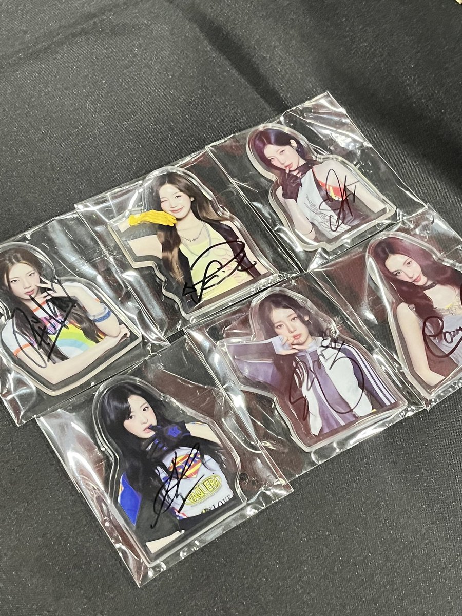 📣] #BABYMONSTER_INFO 📍横浜会場で実施中！ カプセルトイには