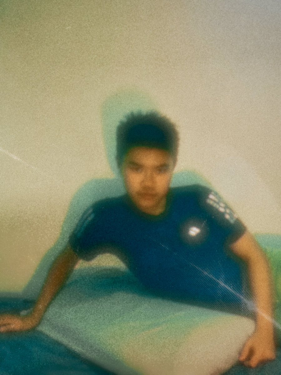 EdwardKaneSu's tweet photo. My debut EP “just one day” OUT NOW🥹🥰🎉🤯 I wanna thank anyone who inspired and influenced me and my music or supported me in anyway, we may not know each other that well, but you’re willing to help me on my way to the top😭 THANK YOU

https://t.co/8p6sk25oZM

#justoneday #music https://t.co/4tARIqQQZ4