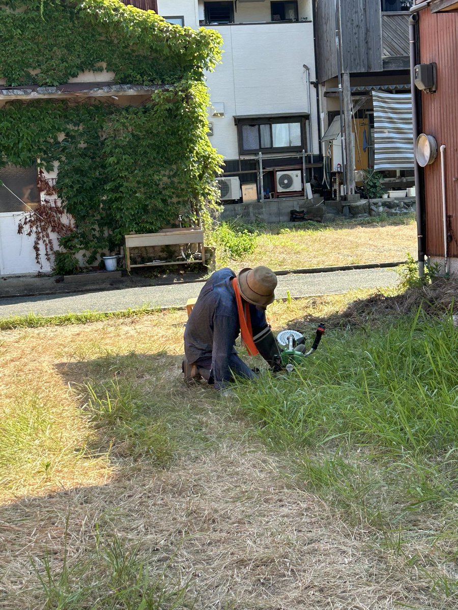 yu5124's tweet photo. あと30分ほど、、、で草刈り機ストライキ中

🐒 https://t.co/SaJ3KnXPcv