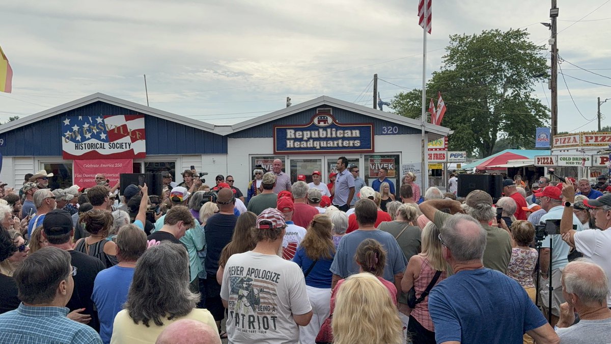 davetaylorOH's tweet photo. Great time at the Clermont County Fair! Always good seeing so many familiar faces and having the honor to introduce @VivekGRamaswamy to the crowd. Thank you all for the kind words and support—let’s keep building and ensure the 2nd District continues to thrive! 🇺🇸 

Massive shoutout to the Clermont County Young Republicans and the Clermont GOP for everything you do and for running this amazing booth! 

#OH02 #ClermontCounty #Ohio #CountyFair #DavidTaylorForCongress