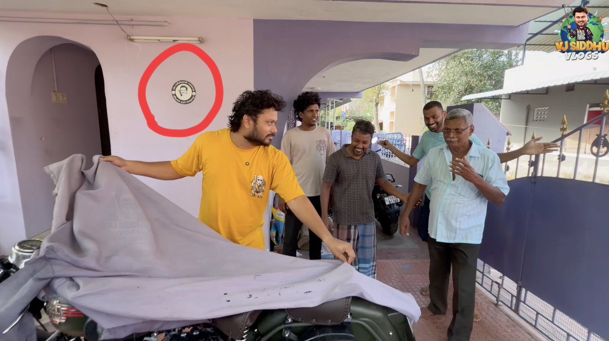 TVK_OFFICIAL_x's tweet photo. படம் வர போற நேரத்துல பெரிய கேஷுவலாக புழுத்துகிறேனு தேவ இல்லாத வேலைய பாத்து வச்சிருக்கான் இந்த யூட்யூப் காரண் @VJSiddhuOG 

இவன் ப்ரௌட் கொத்தடிமை என்பது கூடுதல் தகவல் https://t.co/5oFzvMNg85