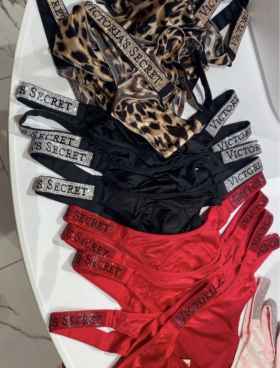 PositiveAuraB's tweet photo. love me glitter straps 🔥😍 https://t.co/ai7KoIlKW6