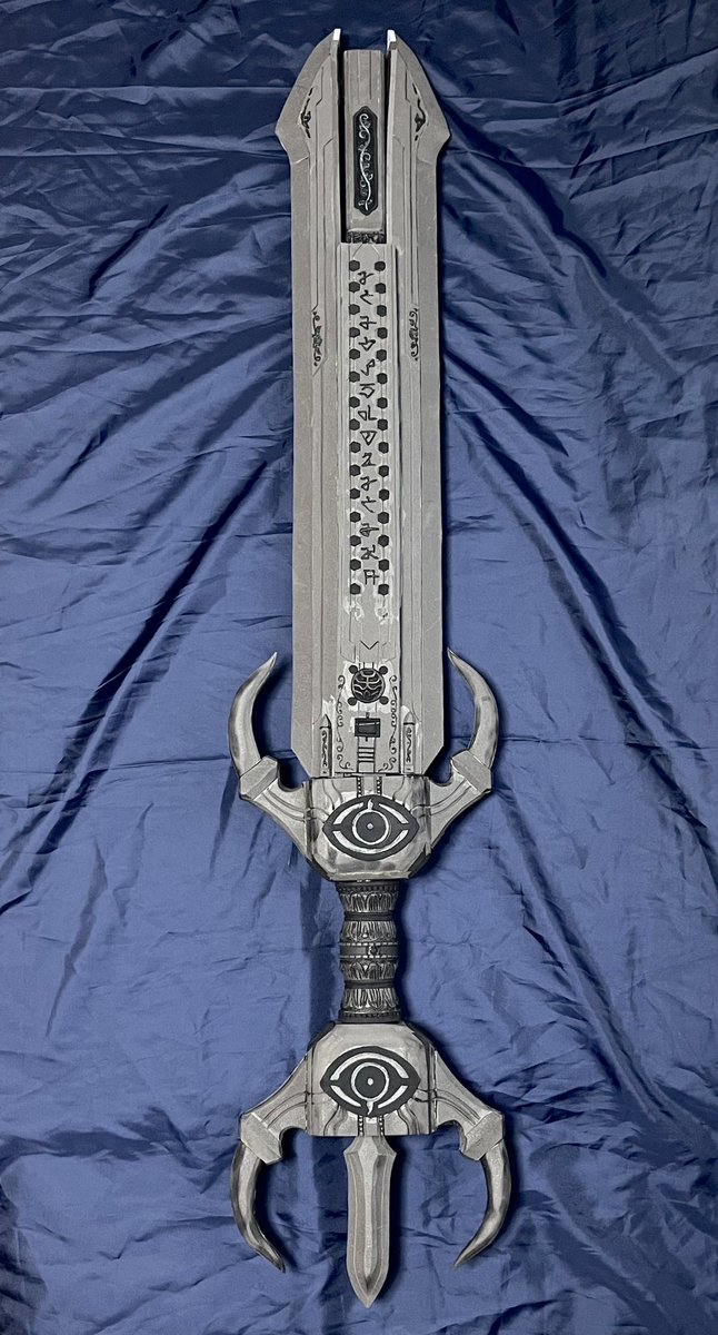 kuro_craftsman's tweet photo. 俺は天空寺タケル！造形レイヤーの端くれとして仮面ライダーゴーストを造っている。先月は武器を完成させ、ひたすら造形ベースを塗る日々。得意分野の塗装、ここからが俺のステージだ！(急な鎧武)

ゴースト10周年終了まであと64日
　#8月になったのでフォロワーさんに自己紹介しようぜ https://t.co/OfSuOeM0Gk