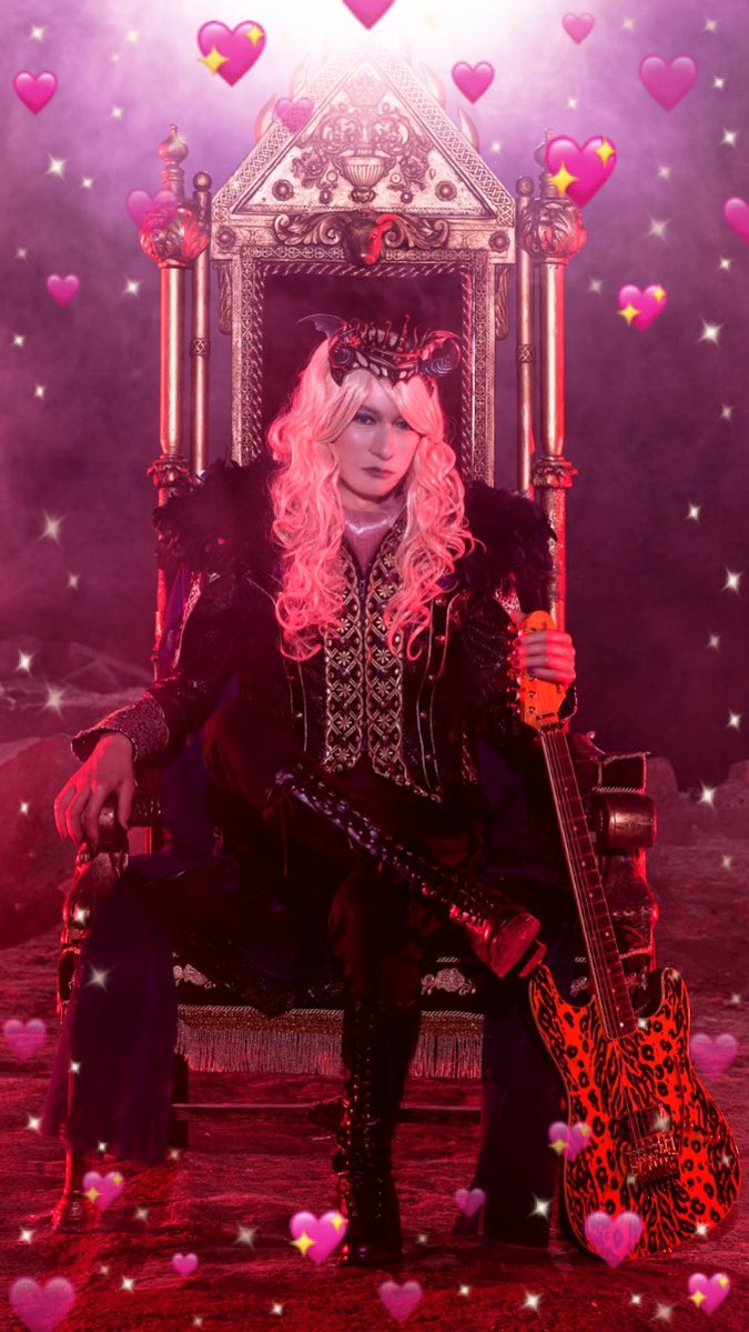 Sylvie_18826's tweet photo. 8.1
本日は 地球SNSTwitter(現𝕏)を一旦終焉 魔界に帰還されたダミアン浜田陛下が
Damian Hamada's Creaturesを率いて活動されることとなり 
D.C.22に正式にⅡびTwitterに再降臨された記念の日
あっという間の6年！ https://t.co/DfSYoDmOh0