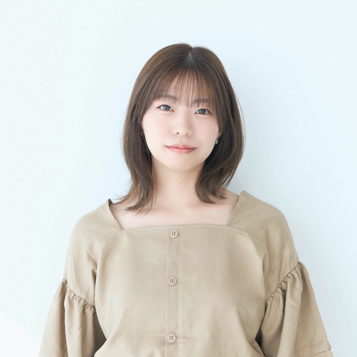 orimoto_io's tweet photo. おはようございます！織本です！
今日から８月！🌻
心機一転してアイコン変えました！📷🫧

新ビジュアル！気持ち新たに！
今月も頑張るぞー！😆☀️ https://t.co/FvREAaJJWx