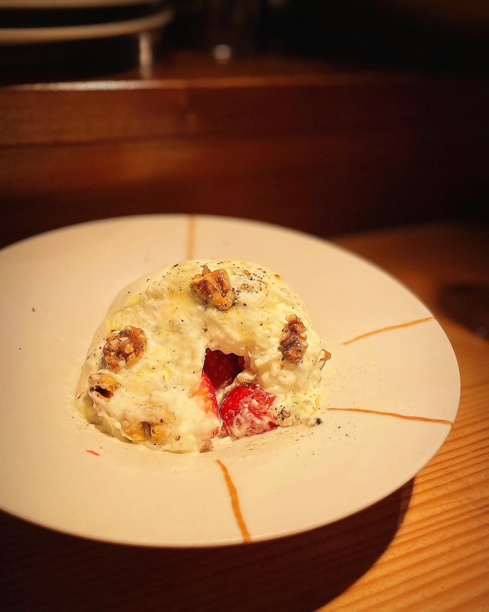 veicrr's tweet photo. おはようです😺
昨日は週末やったから
ご褒美としてディナー🍽

初めて見る料理と味付けで
めちゃくちゃ楽しめた1日🫶🏽

お酒も結構飲んでもうたから
酔っ払いの出来上がりでした🫪 https://t.co/4IXpI2qEk1