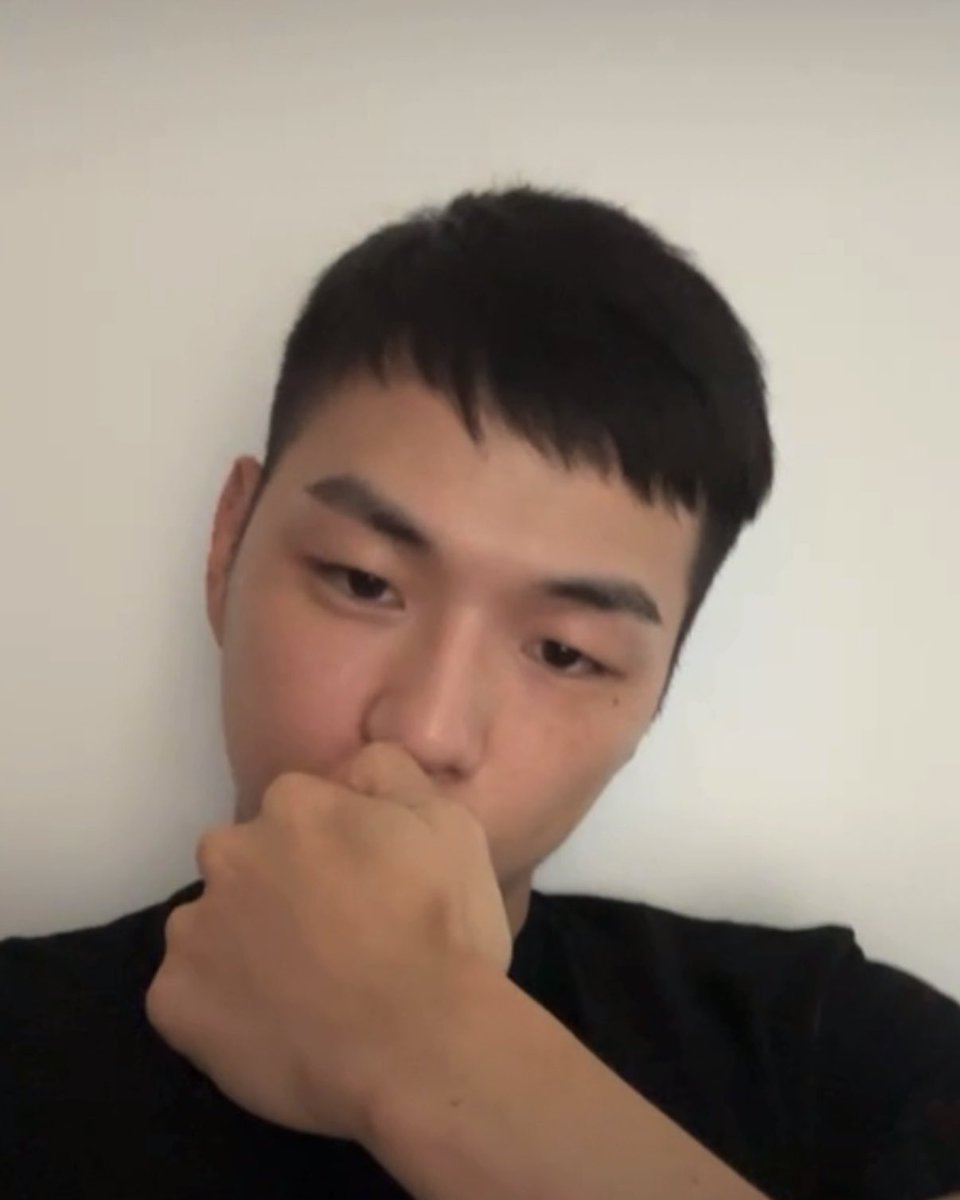 why_danik's tweet photo. 니에리 손목도 굵어진거 같애(p)🫪 https://t.co/BtXOFHTKvU