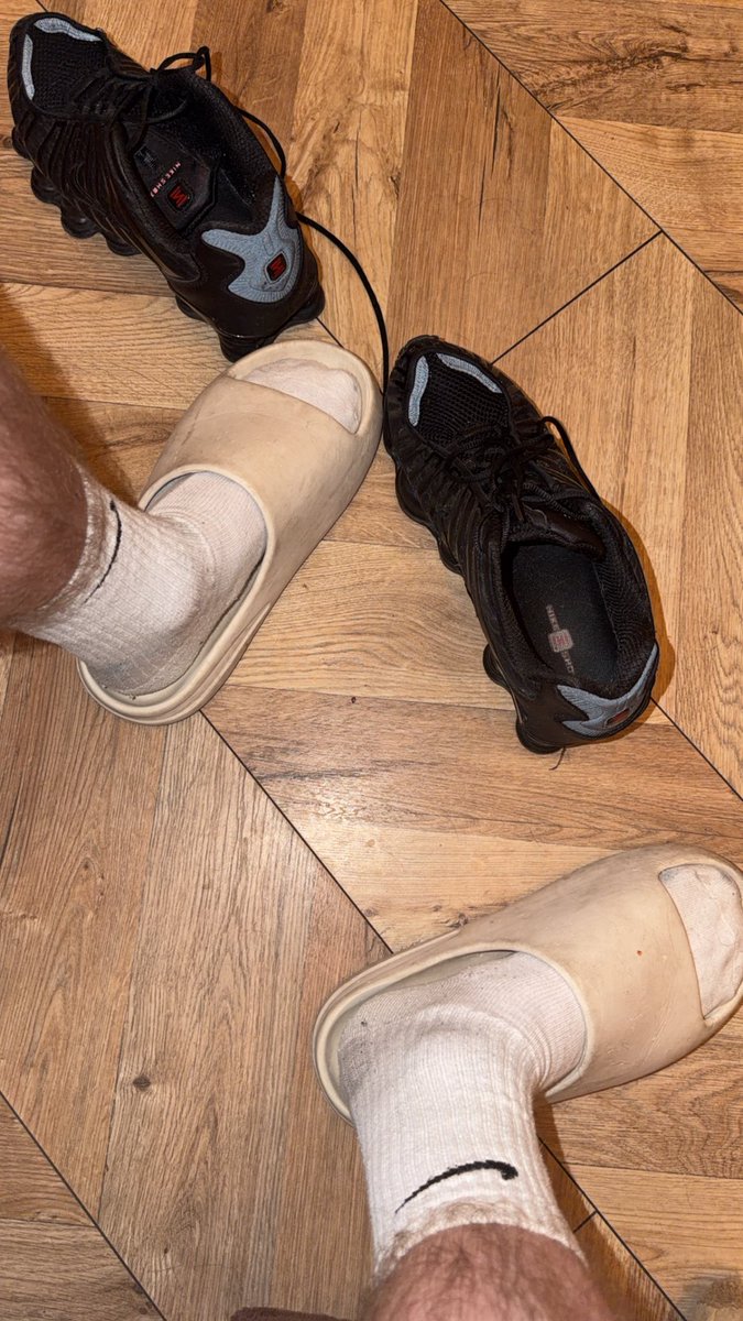 kMaster__'s tweet photo. Cześć cwelu😈
#master #youngmaster #socks https://t.co/r5FPeSOsQT