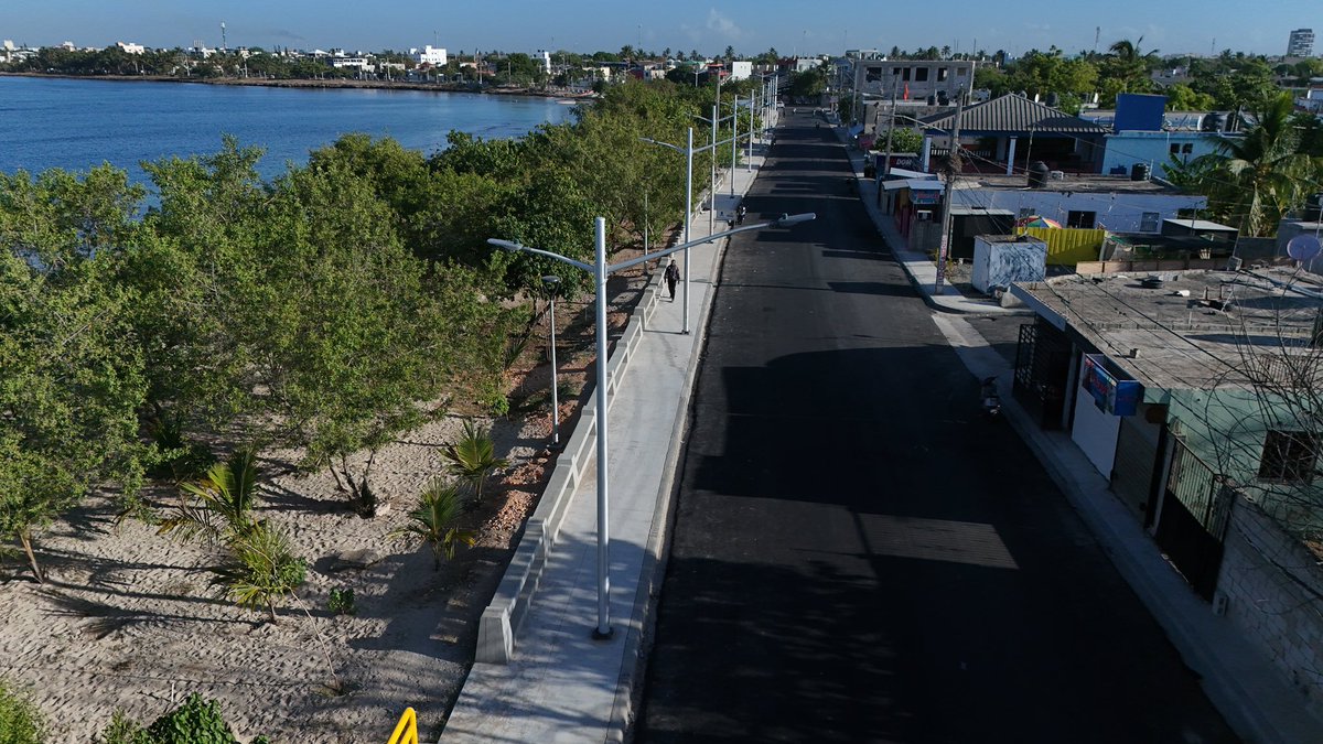 DavidColladoM's tweet photo. Más tarde entregamos la transformación de Playa El Faro, en San Pedro de Macorís. 
Después de más de 30 años de abandono, este espacio renace con nuevos accesos, áreas verdes, iluminación, baños, espacios recreativos y mejores condiciones para las familias, los pescadores y los comerciantes.