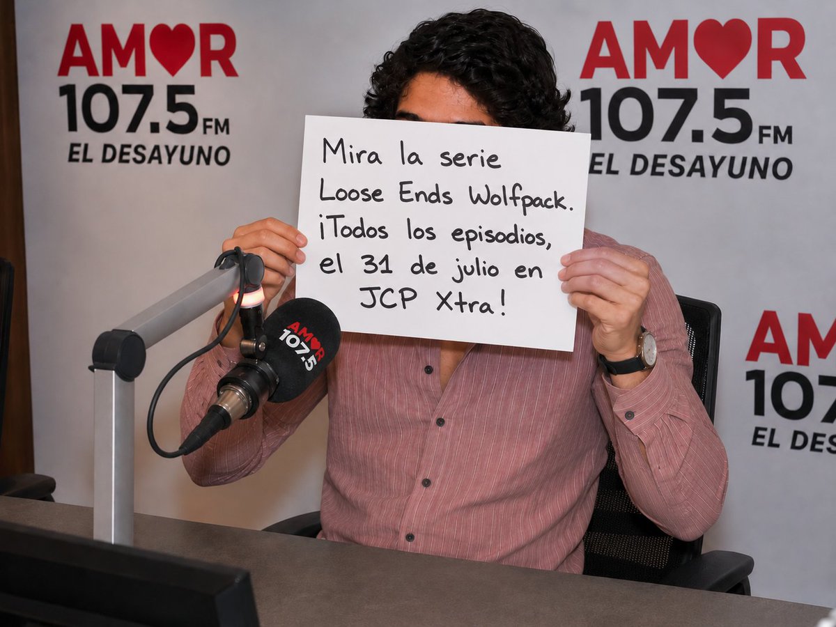 MateoFenwick's tweet photo. Mostrando amor por recibirme tan bien todo el día. ¡Pasé por @eldesayunoradio en Amor 107.5! Me dieron la oportunidad de escribir una nota para ponerla en la pizarra del estudio. Todo por el #WolfpackJCPx 🐺 https://t.co/zjfp96Bhpf