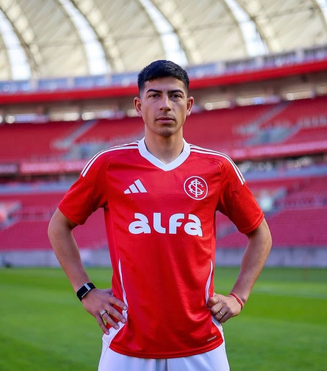 Alanponceeee's tweet photo. 🚨 Nuevo objetivo para el Canalla
#RosarioCentral trabaja en la incorporación de Alan Rodríguez.
🇺🇾 Volante de 26 años, con paso por #AAAJ y presente en #Inter 🇧🇷. https://t.co/HU2elYDJ7q