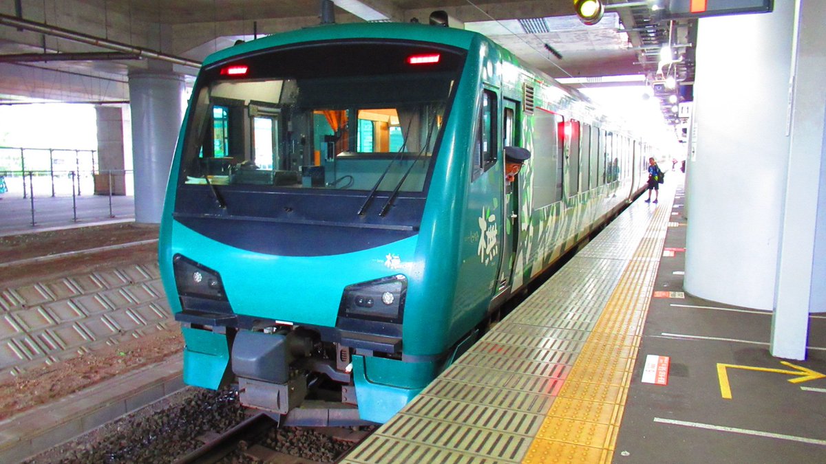 tabiji251's tweet photo. 新青森駅より、おはようございます。

旅も最終日、帰路となりますが、少々変わった経路で帰ります😓

五能線経由の観光列車、リゾートしらかみ2号に乗ります❗
橅編成で運転。

ただ、天気☔で、車窓は微妙そうなので、乗ってるだけになりそう😨

#たびじ北海道遠征2026夏
#たびじ駅巡り
#新青森駅 https://t.co/laiZe9CVHT