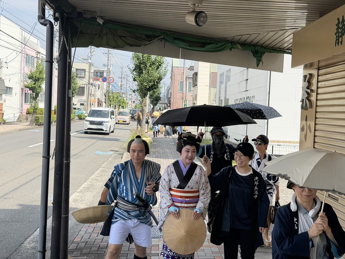 nanami_hanon's tweet photo. 次郎長道中一行、実相寺から梅蔭寺に向けて出発！ https://t.co/Ah7olLom8Z