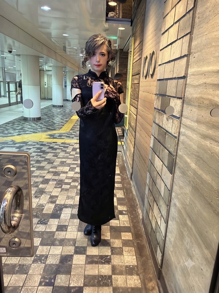 rina_cosplay's tweet photo. 念願の例の鏡でも撮影してきた🖤

#例の鏡 https://t.co/7vXk9lM4Ml