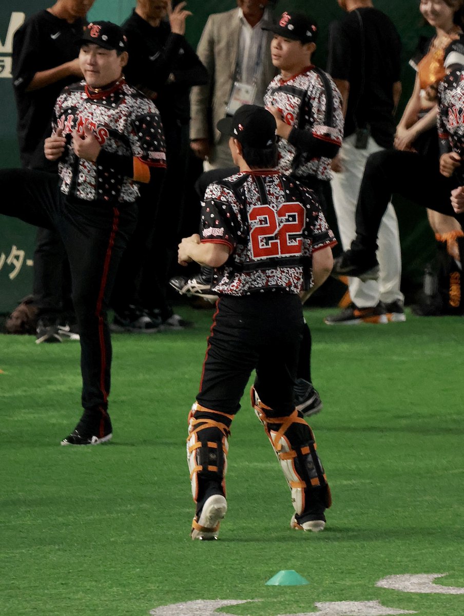 kumakumakuma_18's tweet photo. JORDAN×SEIJI ❤️🖤

#小林誠司

📷2026.7.31 東京ドーム https://t.co/js6QOma61E