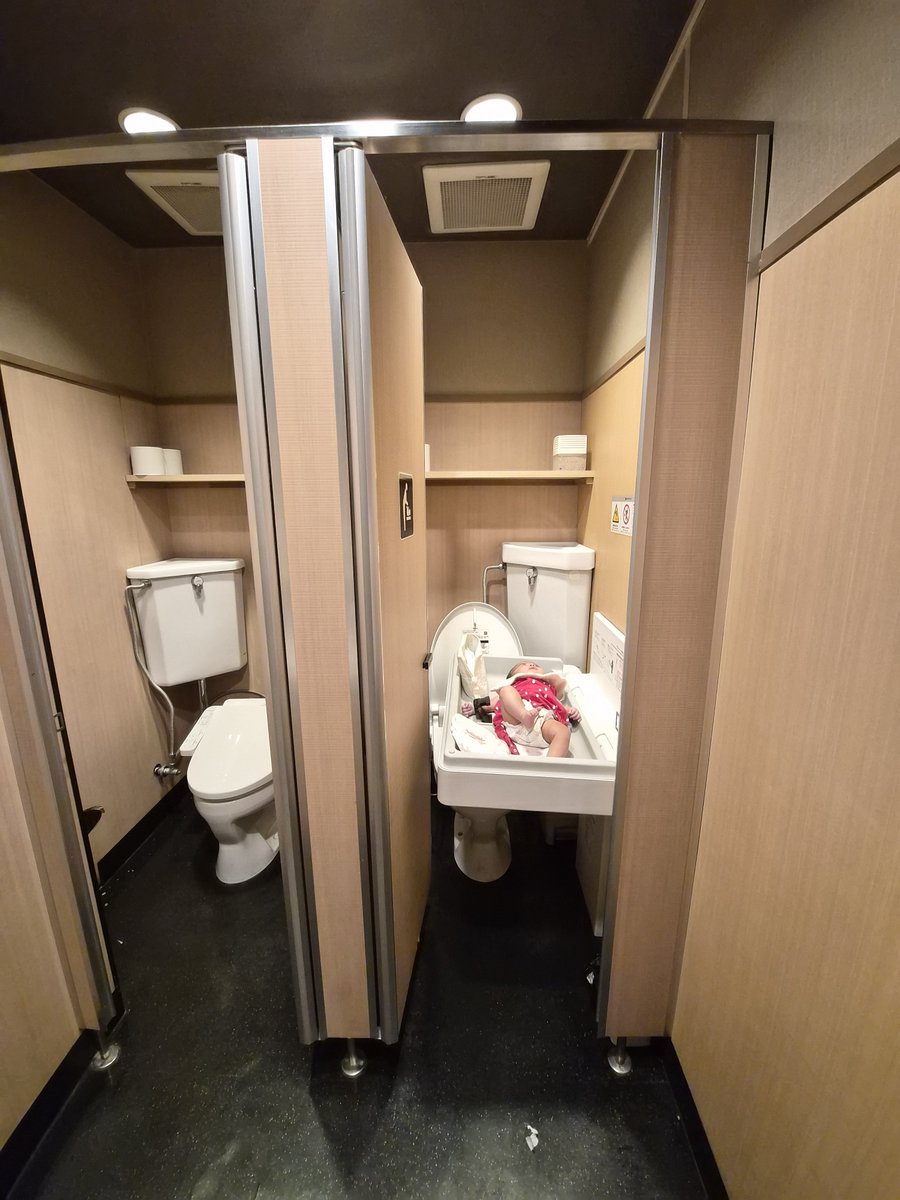 7_21cm's tweet photo. 閉めたら開かないし開けたら閉まらない。 https://t.co/TRdUsVJoSI