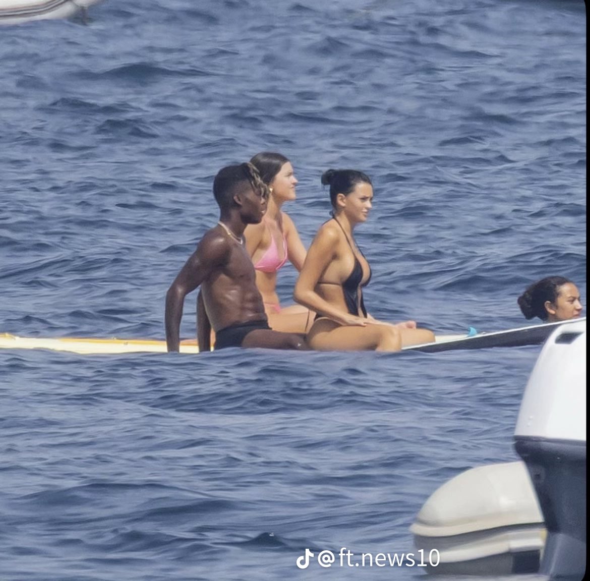 Ratioxdelratiox's tweet photo. Lo de Nico Williams que demonios es tu q ese tio tenía pareja formal de hace tiempo eh, la vida de los futbolistas es envidiable https://t.co/EATpMbdKOK