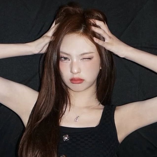 a1221ln's tweet photo. HIII! looking for moots day 2٩꒰｡•◡•｡꒱۶

- she/her 
- kinda new to #stantwt
-twice, loona, katseye, aespa, kara, ive, h2h, unis, ioi, illit, izone, f5ve, etc💜

♡ / ↻ let's be moots pls
#kpoptwt #stantwt https://t.co/iBqF0G2kMe