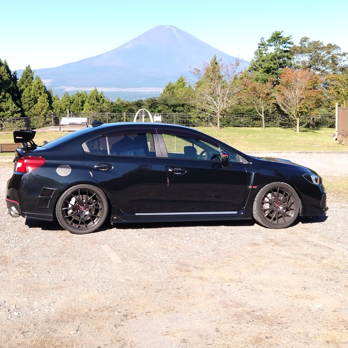 cappchar's tweet photo. SUPER GT第４戦富士に来てます
S207 に乗ってます。
もちろんMTなので、乗りこなせるよう、サーキットや山道、人車一体目指し走ってます✨
やっぱりMTは、操縦を楽しめて、走りを楽しめる🚗✨😍✨
#SUBARU_MT https://t.co/giZoPaqK2H