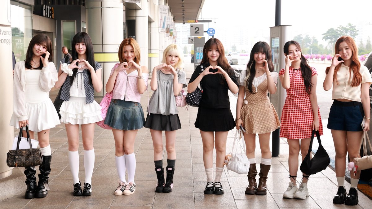 RNX__news's tweet photo. 유니스, 상큼미모 피로 날린다
'RNX NEWS’ full ver! ☞ https://t.co/k2dRVdCAjC
#유니스 #UNIS #UNISinLATAM #StudioPAV #LiveYourKpopDream
그룹 유니스(UNIS / 진현주, 나나, 젤리당카, 코토코, 방윤하, 엘리시아, 오윤아, 임서원)가 8월 1일 오전 서울 강서구 방화동 김포국제공항을 통해 해외 일정 참석차 출국하고 있다. [RNX뉴스] 김용덕 기자