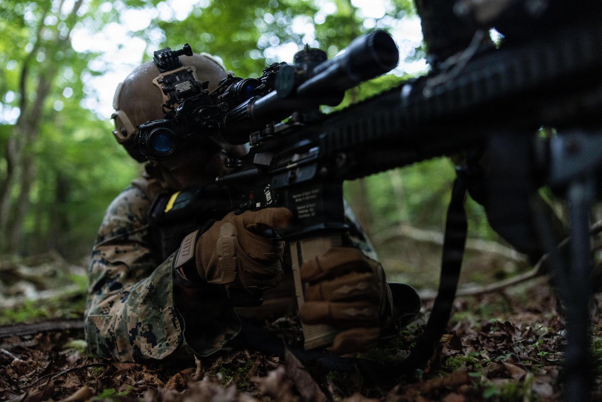 3d_Marine_Div's tweet photo. Marines with 12th Littoral Combat Team, 12th Marine Littoral Regiment, participate in a force-on-force raid at Combined Arms Training Center Camp Fuji, Japan.

(@USMC 📸 by Lance Cpl. Camila Garibay) https://t.co/BUCxVG1QIG