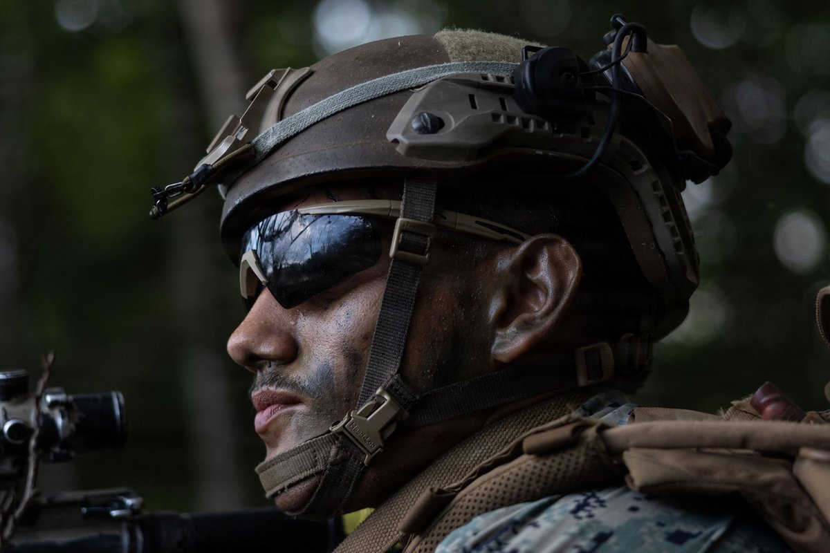 3d_Marine_Div's tweet photo. Marines with 12th Littoral Combat Team, 12th Marine Littoral Regiment, participate in a force-on-force raid at Combined Arms Training Center Camp Fuji, Japan.

(@USMC 📸 by Lance Cpl. Camila Garibay) https://t.co/BUCxVG1QIG