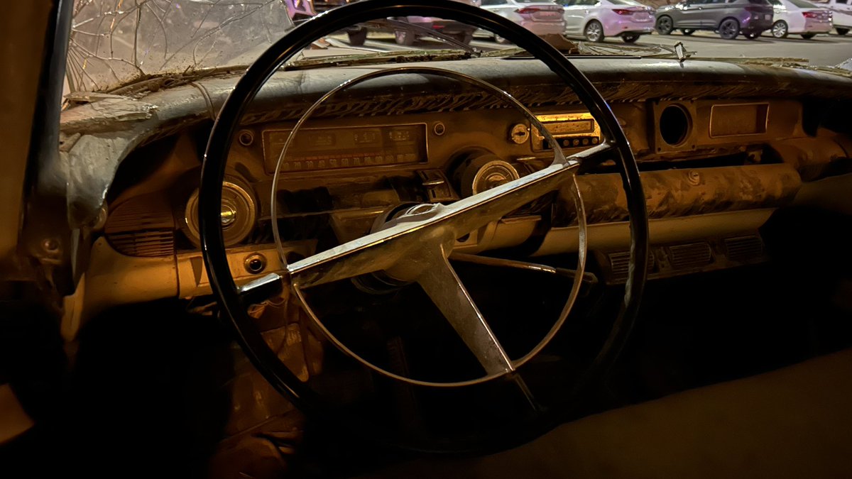 treeshadenotes's tweet photo. This is the kind of car you drive with Bob Dylan playing https://t.co/YkLkxQ896p