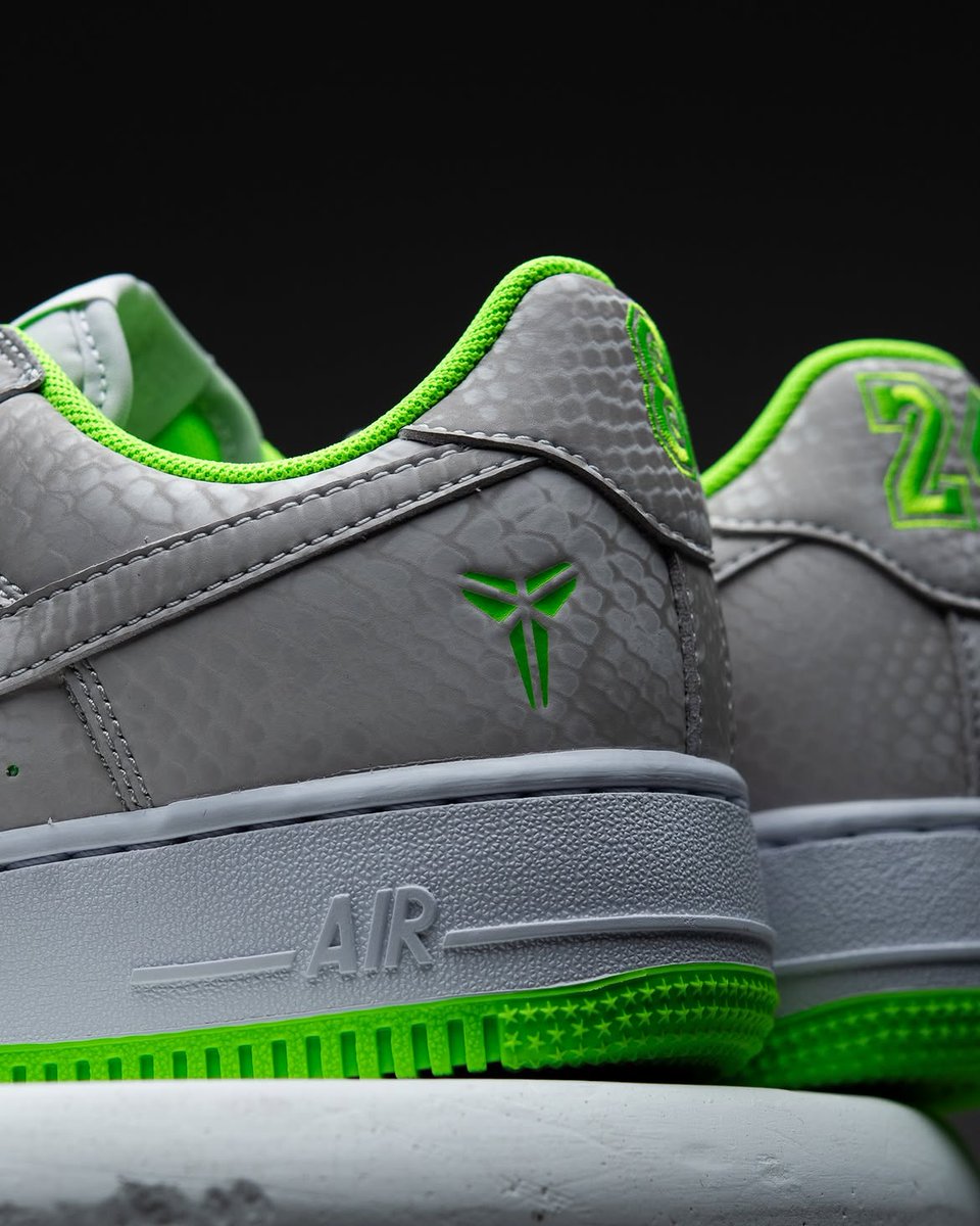 JustFreshKicks's tweet photo. Kobe Bryant x Nike Air Force 1 Low 'Electric Green' 🔋

https://t.co/owaKrp4H9b https://t.co/XYHkcn2jYf