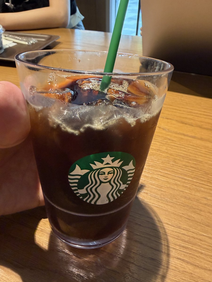 morupelo's tweet photo. 朝スタバ！
お昼以降で近くまで行くので遊びましょ
#関西 https://t.co/Hsm976rCqx