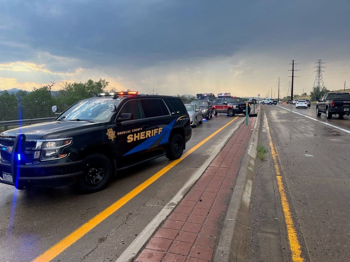 dcsheriff's tweet photo. 🚨 TRAFFIC ALERT: Southbound Highway 85 is closed at Titan Road due to a crash at Highlands Ranch Parkway. Deputies are on scene, along with South Metro Fire Rescue.

Please avoid the area, expect significant delays, and use alternate routes until the roadway reopens. We will provide updates as they become available.