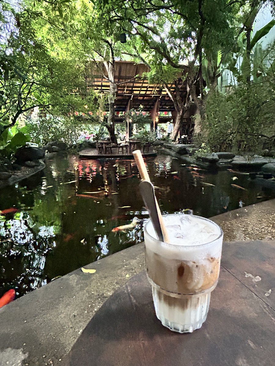 PdotChan's tweet photo. Coffee ☕️ views in #DaNang 🇻🇳 #Vietnam. The coffee shop experience is no joke here! #travel https://t.co/AH1U6JOAPL