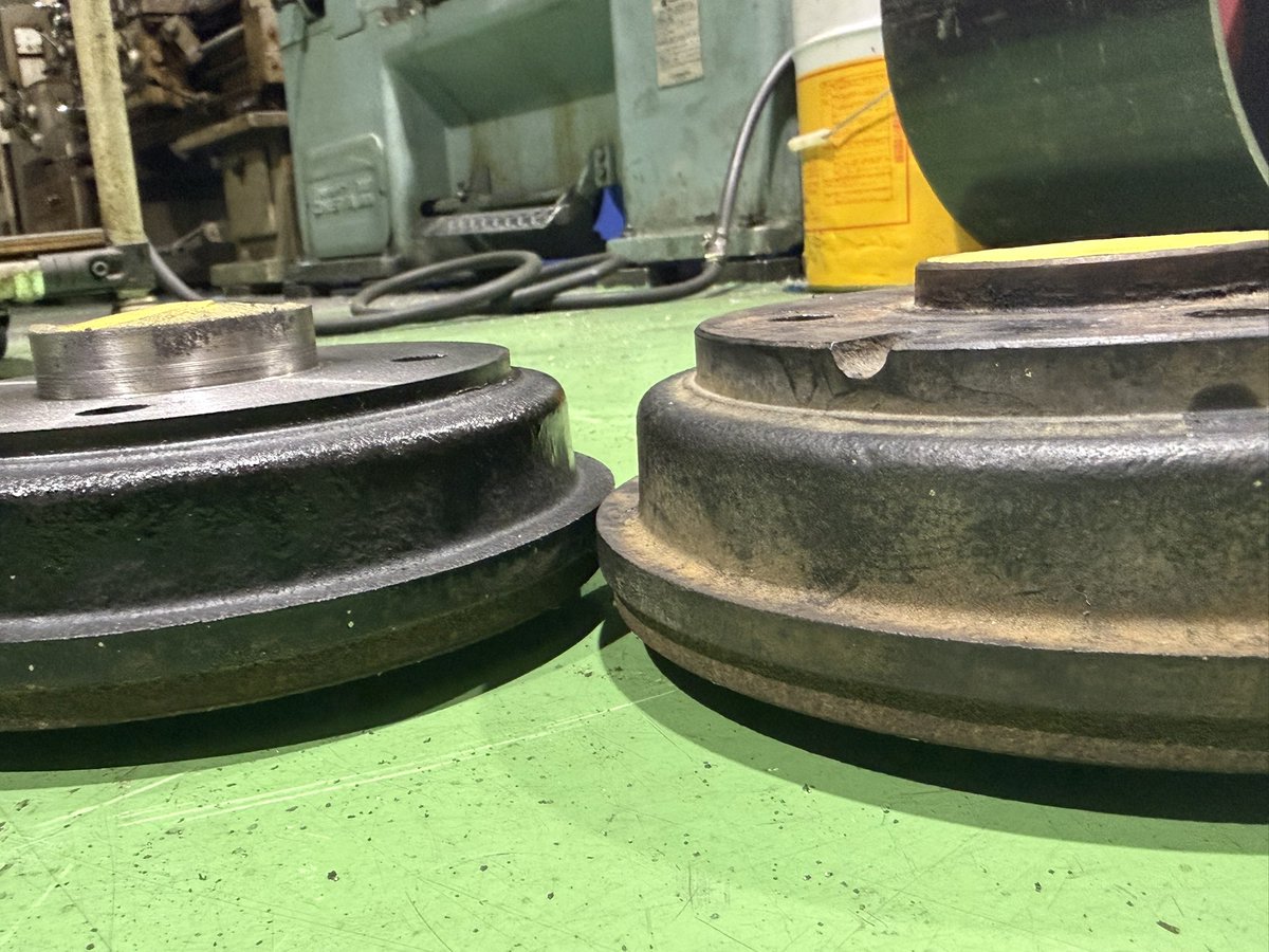 104miku's tweet photo. ミラ
6j~ 呑ませるために面研+ ハブ径加工
F 3mm研磨 +ハブ 66π→60π
R 5mm研磨 + 66π→63π

ホイール流用の可能性と
J数の、自由度増えた

#山春板金 https://t.co/MnZehfEzpP