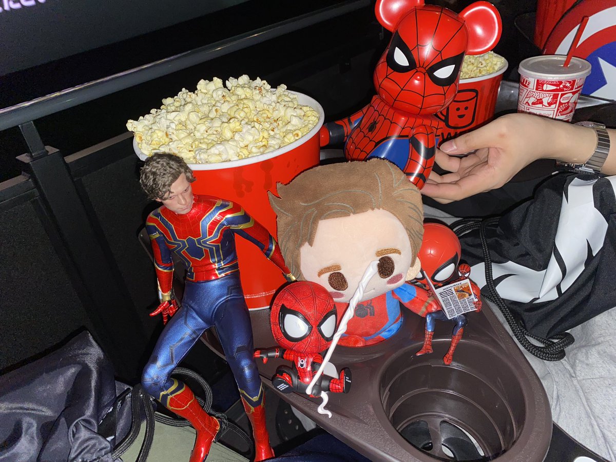 tuta0904's tweet photo. 人生初最速上映最高だった
アメリカのロケ地巡り懐かしい
I love peter 3000
🤟🕷️🕸️ https://t.co/rrlsPoNcOq