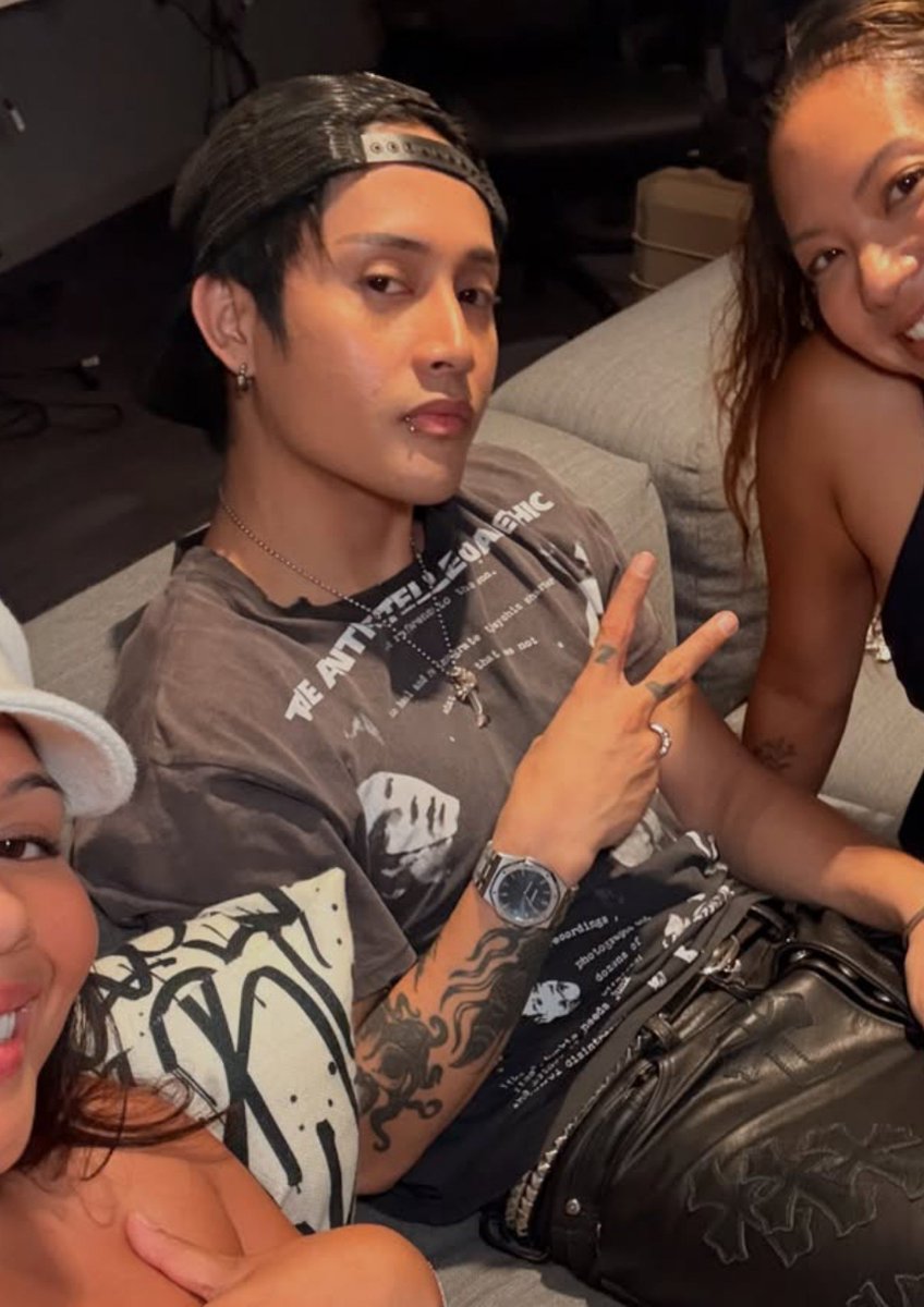 FELIPsusonID's tweet photo. #SB19_KEN UPDATE | 310726

Halo ganteng 🖤🖤

© step0nme (IG)

#FELIP @felipsuperior
#SB19 #SB19at100Thieves https://t.co/MK7GRqBvUh
