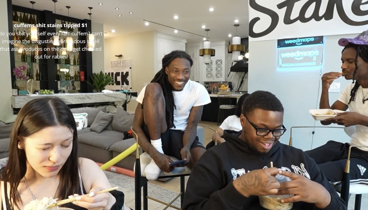 PrimeIZIUpdates's tweet photo. MY DEMON PRIME NEEDS TO BE FED, HE IS TRYING TO SMILE AWAY THE PAIN WATCHING EVERYBODY ELSE EAT 😭 https://t.co/WIefxywAPO