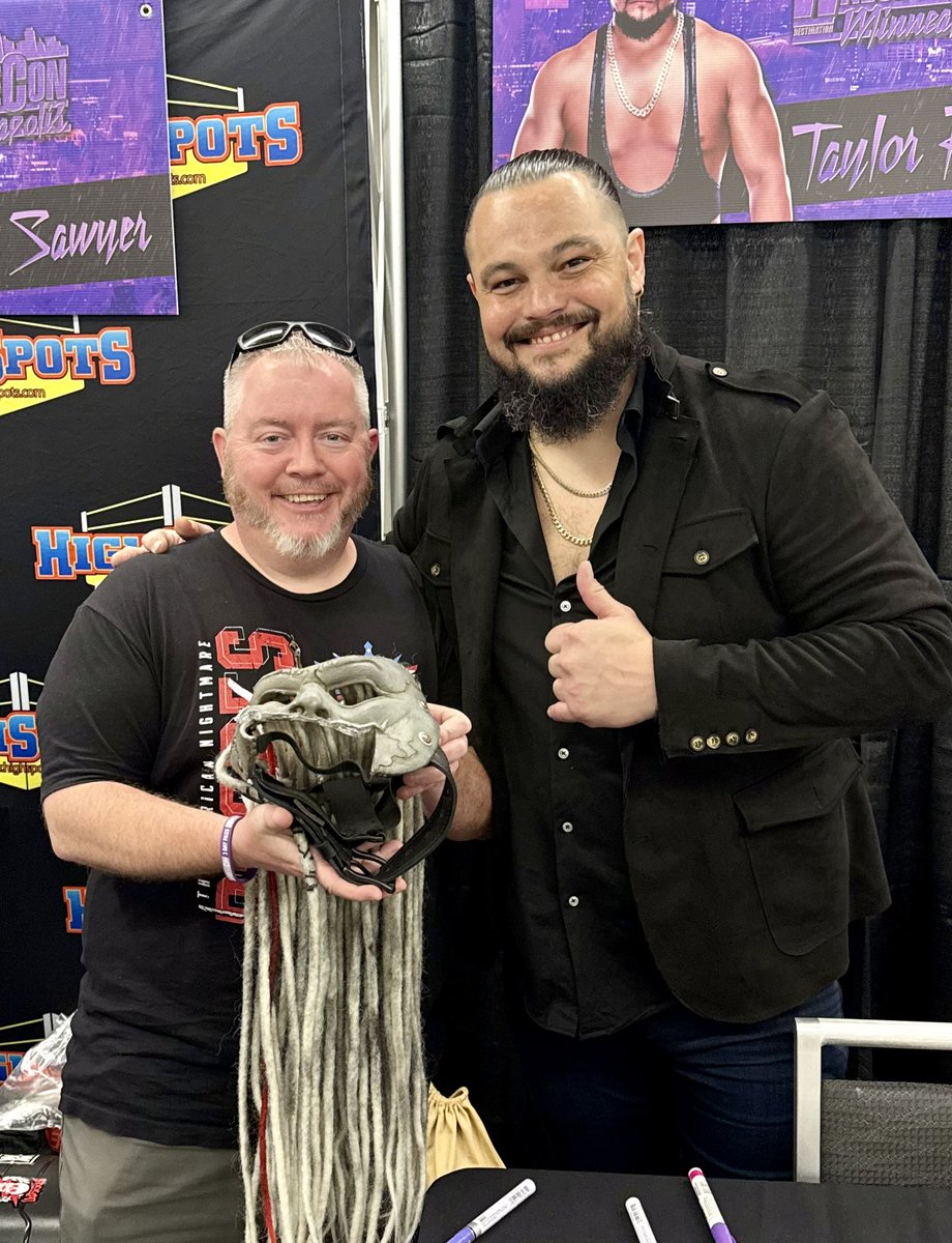 ooberfan's tweet photo. Absolute bucket list and beyond a privilege getting to say hello to @TaylorRotunda. The absolute best! The creatively and genius … cannot wait to see where this journey continues #letusin #summerslam #wrestlecon https://t.co/4o1gq07BO0
