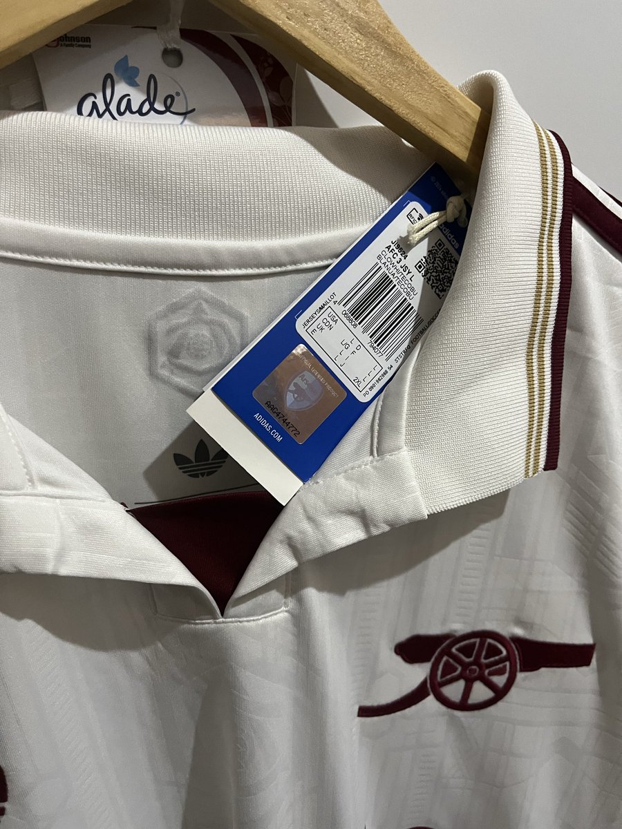 adryansyah2009's tweet photo. @Jerseyforum khusus today, jersey buka puasa, Arsenal third 2025-2026, LS nameset havertz all ori size L tentunya BNWT. Buka harga 2.2 jt, minat silakan DM atau wa 085759922625, terima kasih #jersey4sale https://t.co/9laq68fmlr