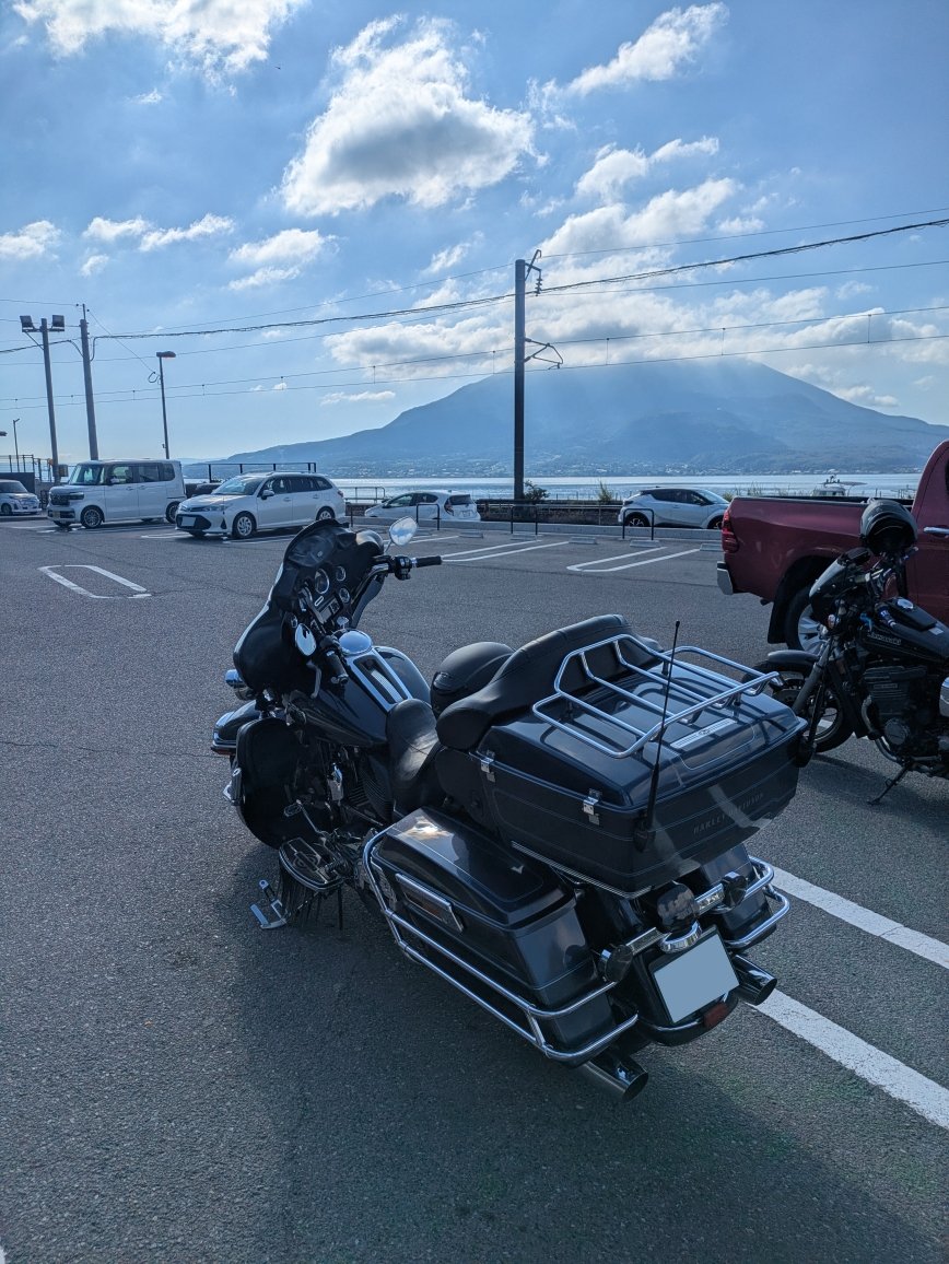 hachirockeys's tweet photo. 水冷式のベストを購入したので、お試しツーリング
#FLHTCU
#KK926 https://t.co/nO9MRMUKPg