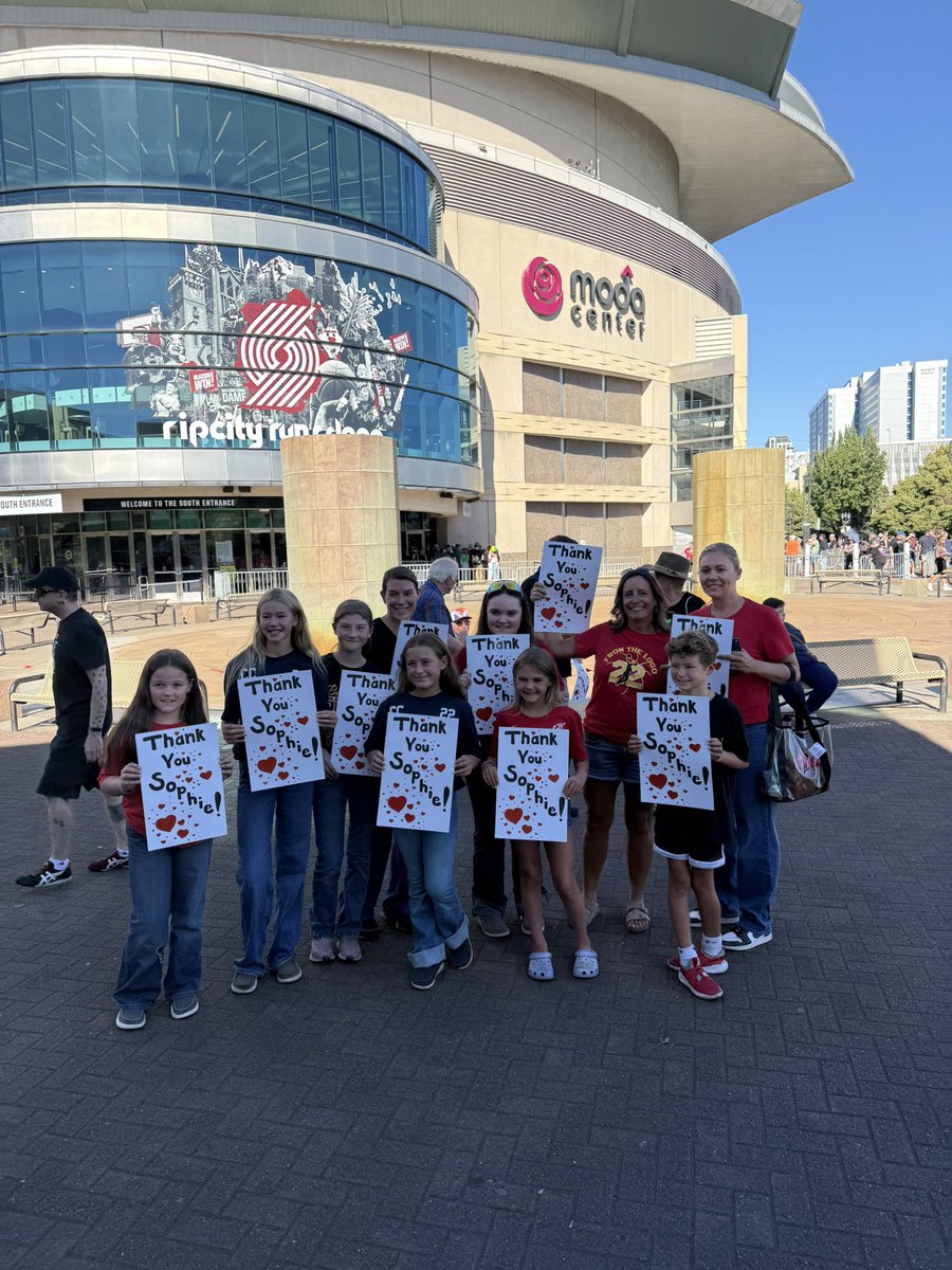 JonnyRoot_'s tweet photo. A lot of mothers &amp; daughters outside the Fever vs Fire game in Portland are showing appreciation for Sophie Cunningham 👏 https://t.co/6ZeS81Iy5a