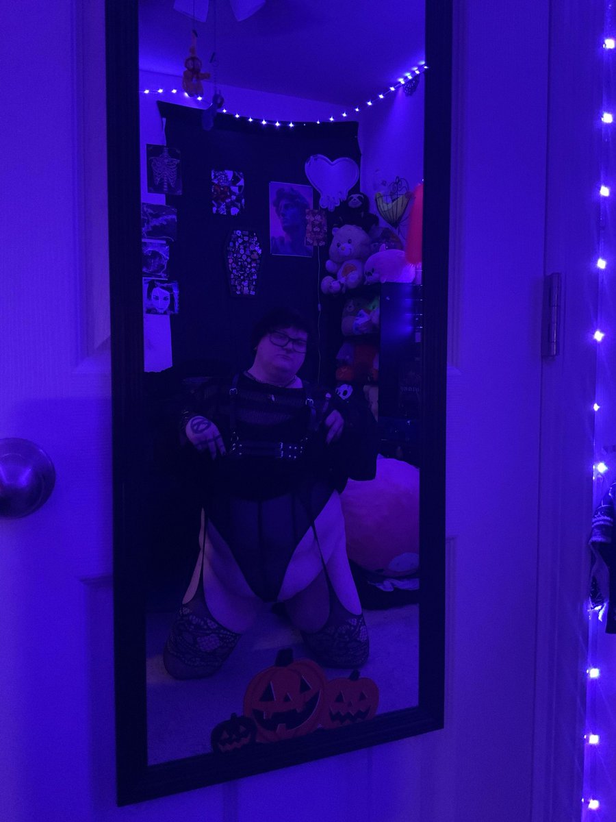 PrincessAmore17's tweet photo. Hey, babes thought I would post #NonbinaryBabe #Transmale #femboy #plussizegothbabe #nsfw #Fishnets #Babe #CuntBoy https://t.co/Xe4L0fij6L