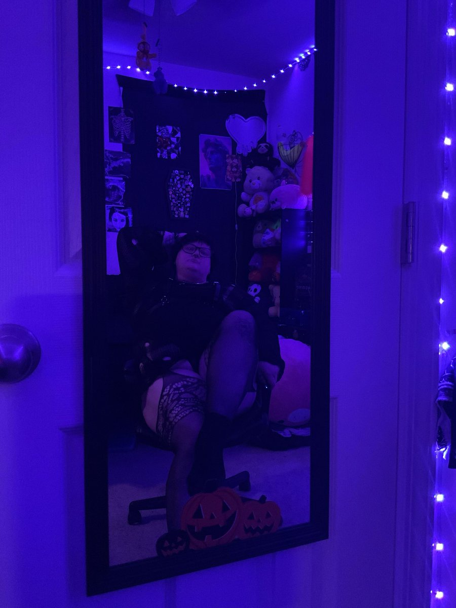 PrincessAmore17's tweet photo. Hey, babes thought I would post #NonbinaryBabe #Transmale #femboy #plussizegothbabe #nsfw #Fishnets #Babe #CuntBoy https://t.co/Xe4L0fij6L