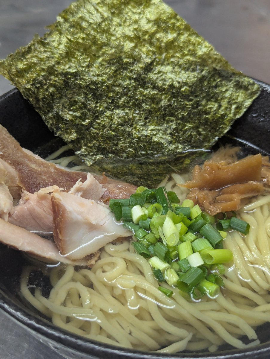 chatobipan's tweet photo. 本日より夏季土曜×数量限定「自家製塩冷麺」
是非お試しください
#ラーメン
#ベーグル
#冷麺
#ちゃとび https://t.co/G5hRO6FMpr