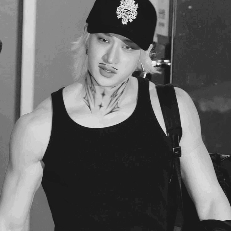 stressblod's tweet photo. ㅤㅤㅤ日本の吸血鬼 ⸻ㅤ Take ㅤusㅤ toㅤ a ㅤplace ㅤthatㅤ nobody ㅤknows,ㅤ justㅤ us, ㅤbaby. https://t.co/VDtdMc7xoQ