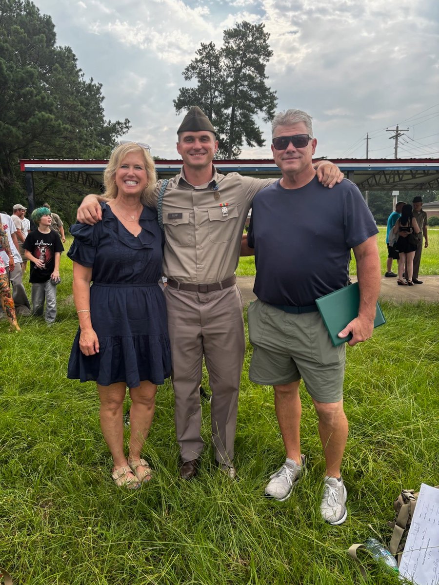 djonestraining's tweet photo. Of all the success stories out of EAO, this wins! Going away! Johnny Rupp just graduated from "infantryman" school. He was awarded the "Iron soldier" award. He was the most fit both mentally and physically after maxing out on all of his PT tests. He now enters "Ranger school". https://t.co/eHPhs00sle