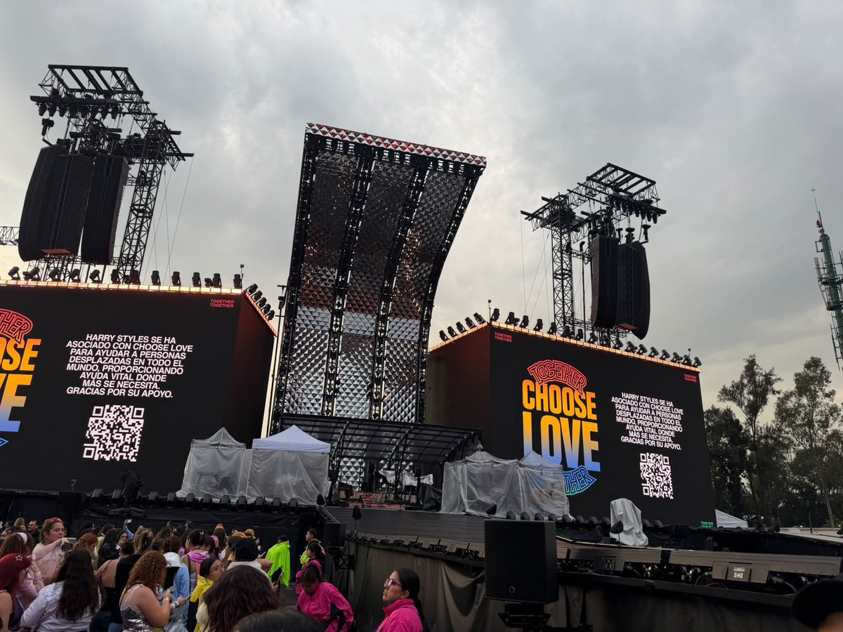HarryMexOficial's tweet photo. Harry se asoció con la organización Choose Love que ayuda a las personas desplazadas alrededor del mundo, proporcionando ayuda vital donde más se necesita🤍
Por cada entrada vendida se donarán fondos para financiar apoyo a refugiados.
Dona voluntariamente: https://t.co/oLqbblg59V https://t.co/3XqsrqLHSN