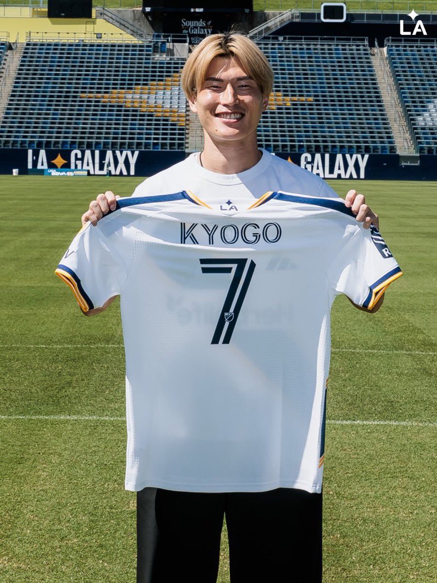 JapaneseFbl's tweet photo. 🇺🇸7️⃣ Kyogo Furuhashi has touched down in LA after his move from Birmingham City.

The 31-year-old will wear the #7 shirt at LA Galaxy.​​​​​​​​​​​​​​​​​​​​​​​​​​​​​​​​​​​​​​​​​​​​​​​​​​

📸 @LAGalaxy https://t.co/NYp6AawPUS