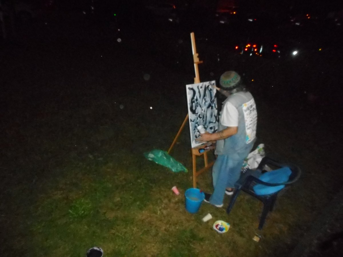 jjovanmusic's tweet photo. -
Ute´s (Ute Illig) 3 fotos von #vollmond #fullmoon
& von mich Јова (jovan jovanovic) beim malen
(bei nacht) heute am 30.07.2026 (at night)
#Artists 🎨 #painter #painting #paint https://t.co/ulOPHUmvVG