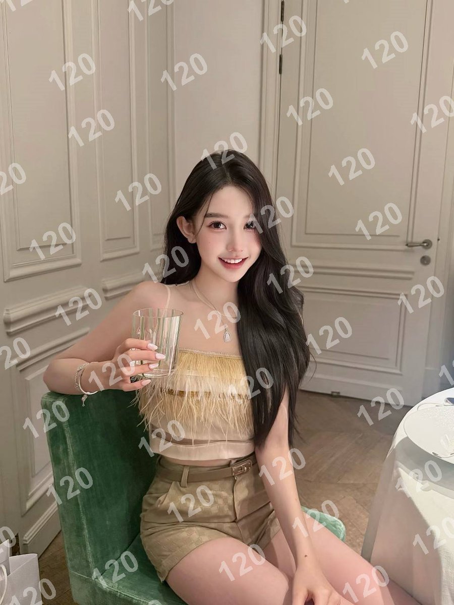 Juliochock's tweet photo. #濮阳
👉助理@hyum74
久久连妹子白嫖勿扰
看上了请截图妹子便客服快速安排
怀疑一旦产生，罪名就已经成立。
濮阳市范县西牛村广场 https://t.co/NaR32Kf9hs