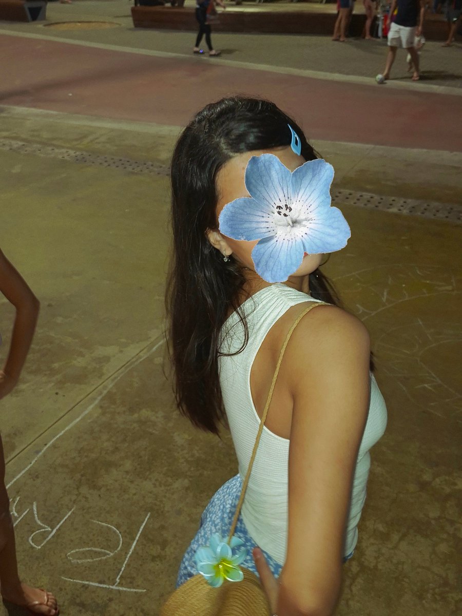e3myswag's tweet photo. ⊹ ࣪ ˖ #studylog 🪷 / 310726 
 Estudei so por 5h30hj e foquei so em bio, alem disso sai com minha familia hoje https://t.co/GDsfBJgcxM